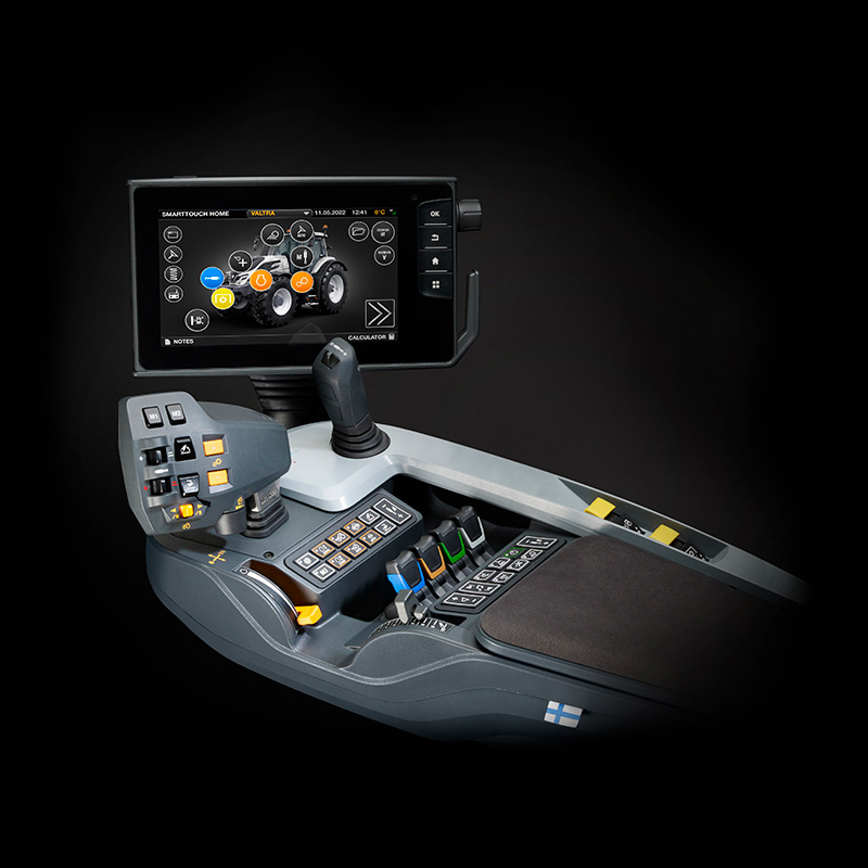 Valtra-Q-Series-with-easy-to-use-SmartTouch